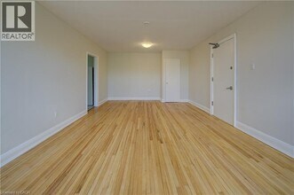 141 Chapel St in Kitchener, ON - Building Photo - Building Photo