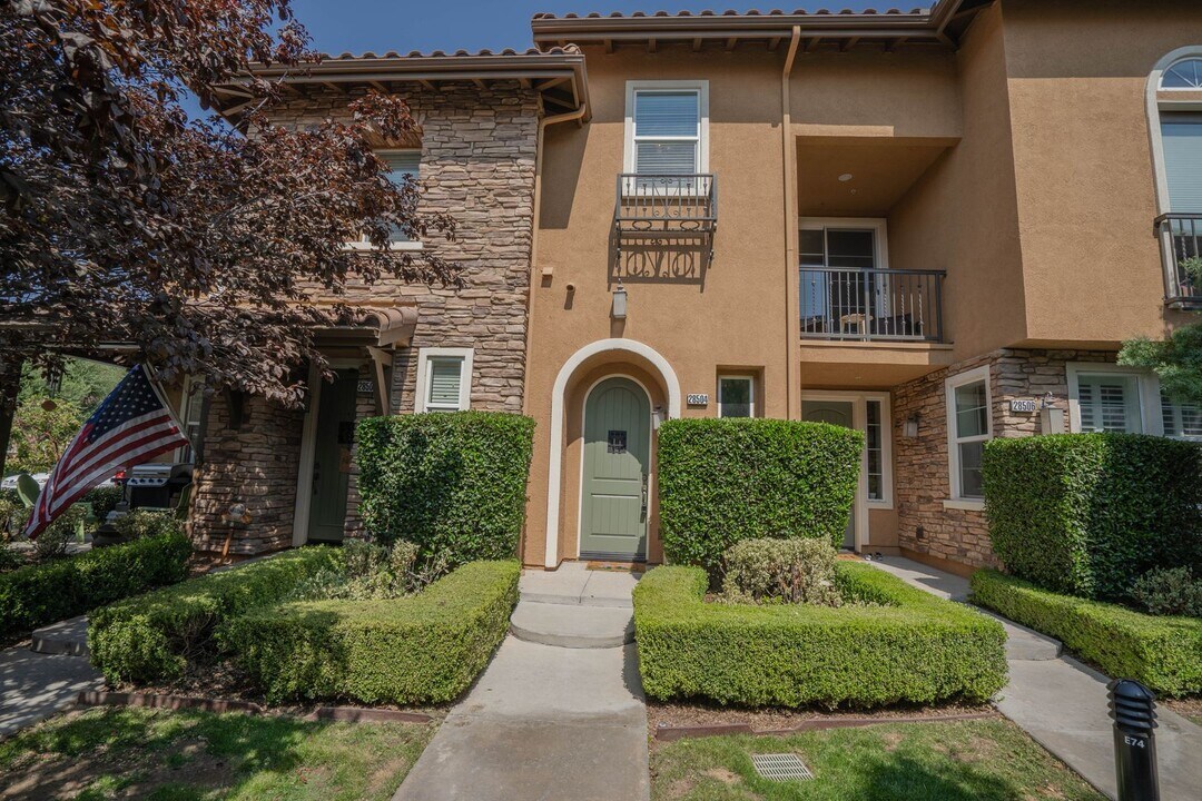 28504 Herrera St in Valencia, CA - Building Photo