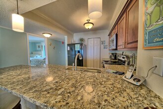 7205 Thomas Dr in Panama City Beach, FL - Building Photo - Building Photo