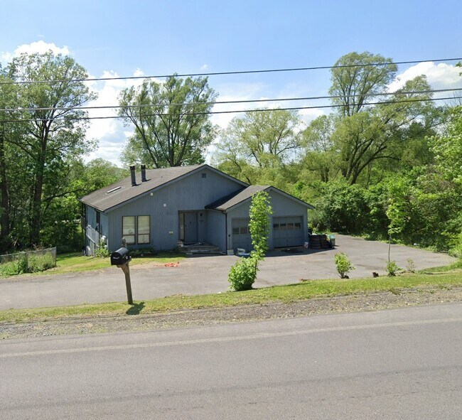 110 Pine Tree Rd, Unit B in Ithaca, NY - Building Photo - Building Photo