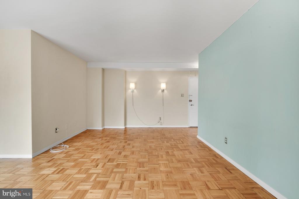 4740 Connecticut Ave NW in Washington, DC - Building Photo