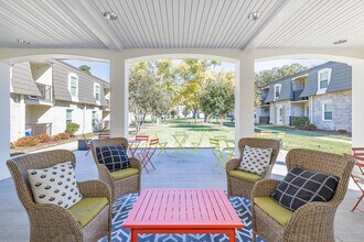 Courtyard Commons in Jamestown, NC - Building Photo - Other