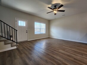 615 Peachers Mill Rd-Unit -104 in Clarksville, TN - Building Photo - Building Photo