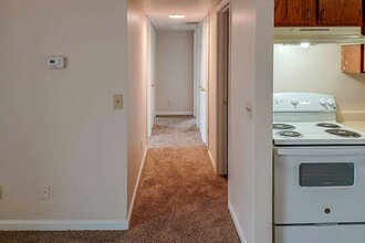 CAMBRIDGE POINTE in Henderson, KY - Building Photo - Building Photo