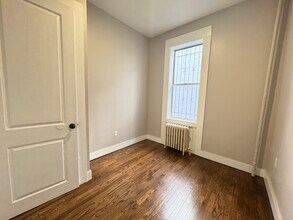 246 Fulton Ave in Jersey City, NJ - Building Photo - Building Photo