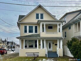 2449-2451-2451 North Ave in Bridgeport, CT - Building Photo