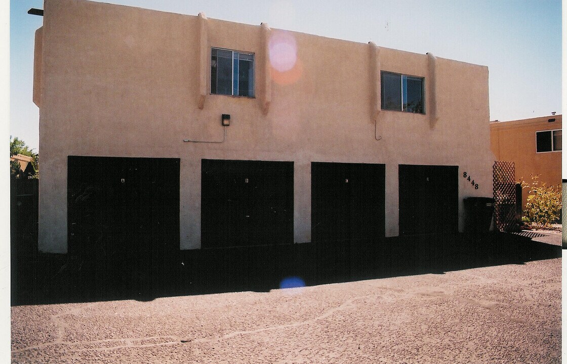 8448 Spain Rd NE in Albuquerque, NM - Building Photo