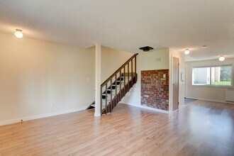 685 SE Ireland St in Oak Harbor, WA - Building Photo - Building Photo