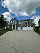 17364 Americana Xing in Noblesville, IN - Foto de edificio - Building Photo