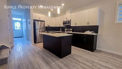 438 Carringvue Grv NW in Calgary, AB - Building Photo - Building Photo