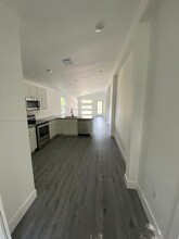 190 NW 57th St in Miami, FL - Building Photo - Building Photo