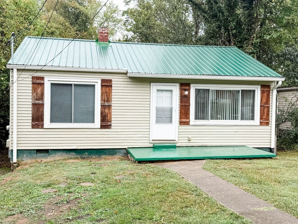 4029 Ivy Ave in Knoxville, TN - Building Photo