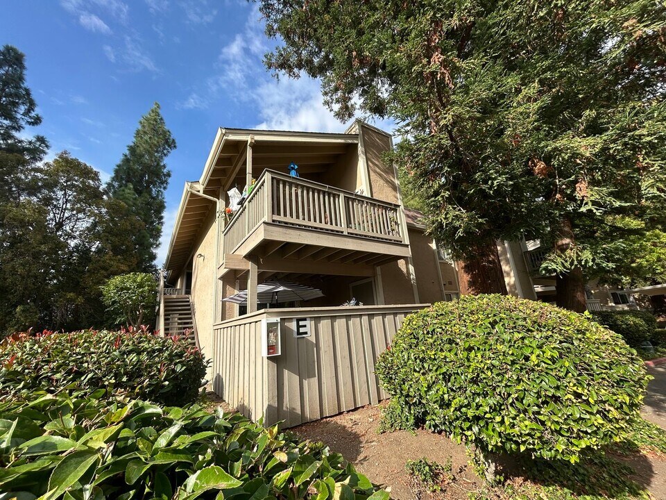 5455 Kirkwood Dr in Concord, CA - Foto de edificio