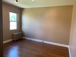 1842 Berkley Ave in Cincinnati, OH - Building Photo - Building Photo