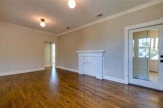 2837 Hemphill St in Fort Worth, TX - Building Photo - Building Photo