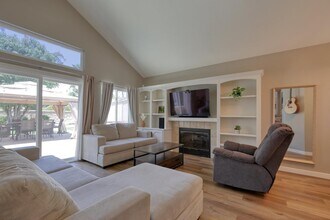 43049 Corte Cabrera in Temecula, CA - Building Photo - Building Photo