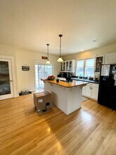 1690 N W Lepage Pl in Bend, OR - Building Photo - Building Photo