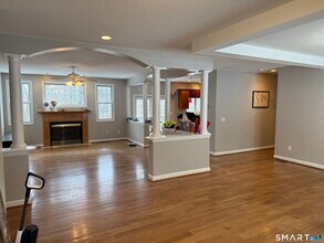 104 Valley View Rd in Manchester, CT - Building Photo - Building Photo