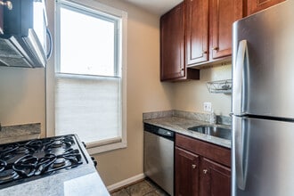 807 G St NE, Unit #1 in Washington, DC - Building Photo - Building Photo
