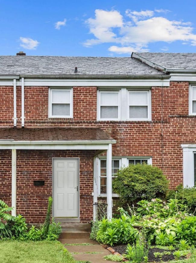 221 Ridge Ave