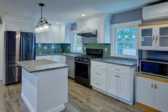 17 Hollywood Dr in Grafton, MA - Building Photo - Building Photo