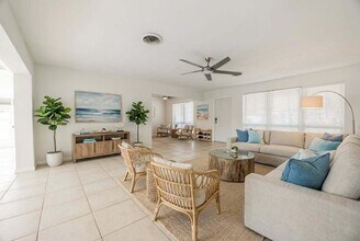 270 SE 9th Ct in Pompano Beach, FL - Building Photo - Building Photo