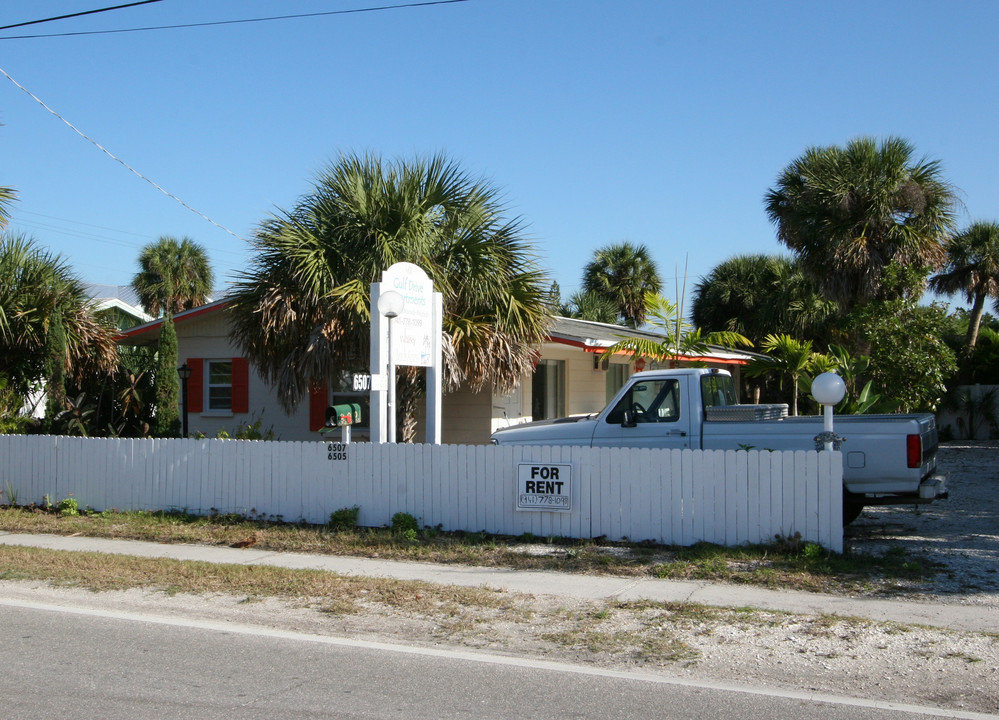 6507 Gulf Dr in Bradenton Beach, FL - Building Photo