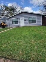 2115 Raspberry Ln in Pasadena, TX - Building Photo