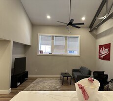 113 E 6th St in Bloomington, IN - Building Photo