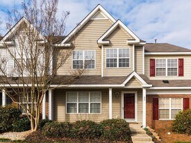 24 Raelans Cir in Greensboro, NC - Building Photo