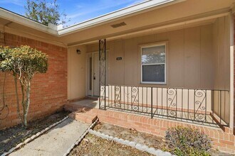 5641 Hibiscus Rd in Pensacola, FL - Building Photo - Building Photo