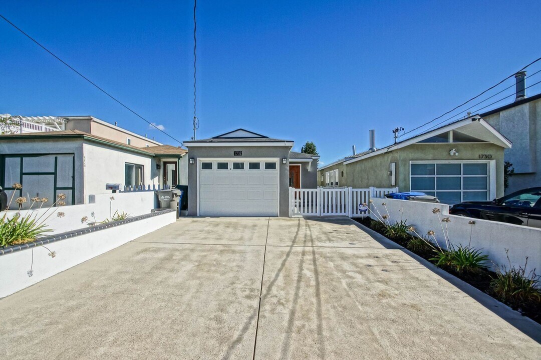 1732 Carver St in Redondo Beach, CA - Building Photo
