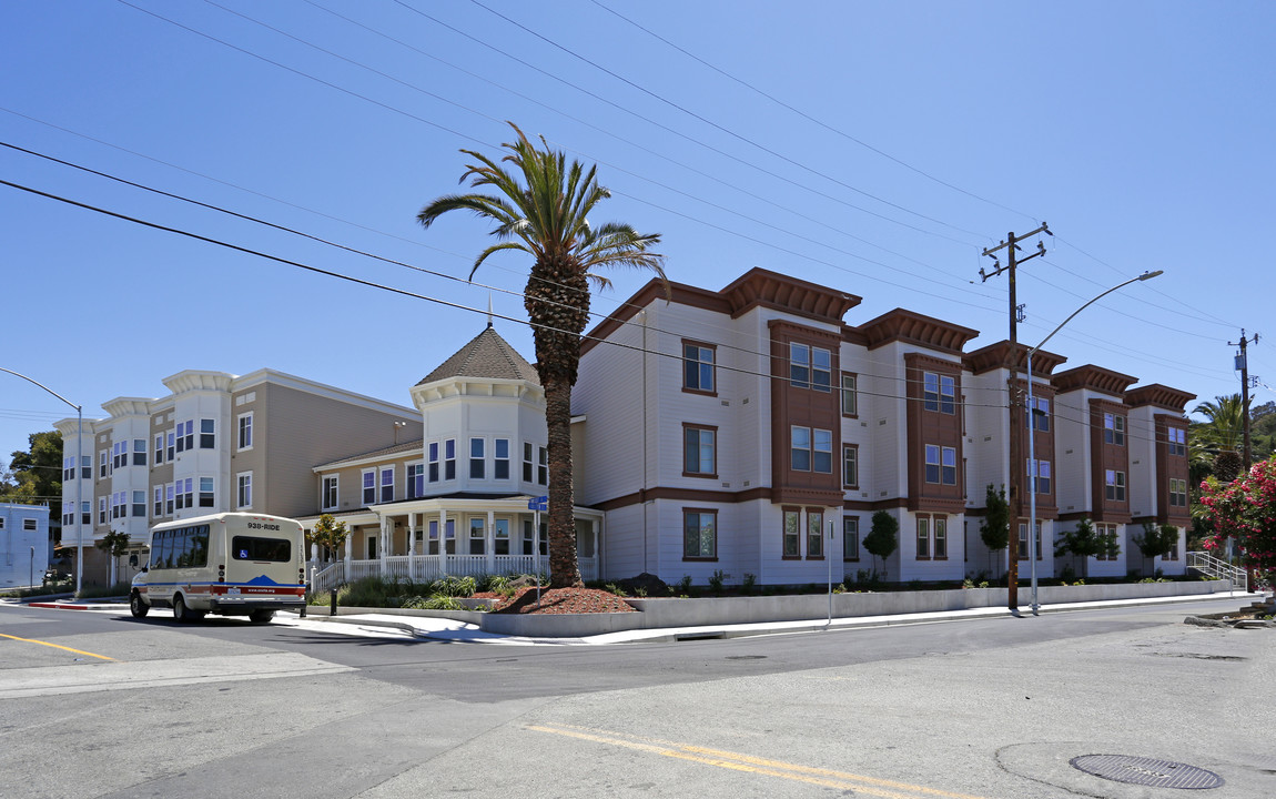 Berrellesa Palms in Martinez, CA - Building Photo