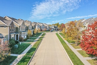 Cardinal Pointe in Iowa City, IA - Building Photo - Building Photo