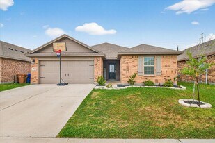 8121 Cattlemen Dr in Corpus Christi, TX - Building Photo