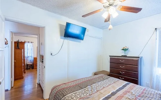 5915 Fishburn Ave in Huntington Park, CA - Building Photo - Building Photo