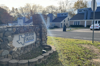 Silver Falls Townhomes in Longview, TX - Building Photo - Building Photo