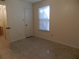 1427 Charlotte St in Tallahassee, FL - Building Photo