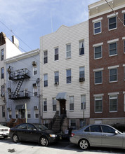 305 Monroe St in Hoboken, NJ - Foto de edificio - Building Photo