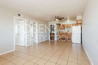 2747 E Chipman Rd in Phoenix, AZ - Building Photo - Building Photo