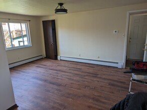 708 Paul St, Unit 2 in Carnegie, PA - Building Photo - Building Photo