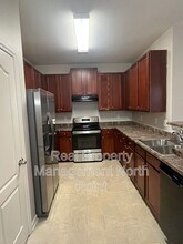884 Lobdale Falls Dr in Lawrenceville, GA - Building Photo - Building Photo