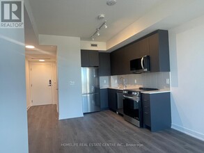 225-225 Malta Ave. in Brampton, ON - Building Photo - Building Photo