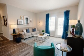 Elan Park Apartments in Columbus, OH - Building Photo - Building Photo