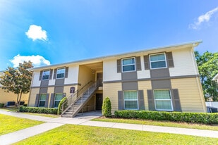 Dean Woods Place in Orlando, FL - Building Photo