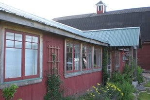 40 Henry Houghtaling Rd in Hurleyville, NY - Building Photo