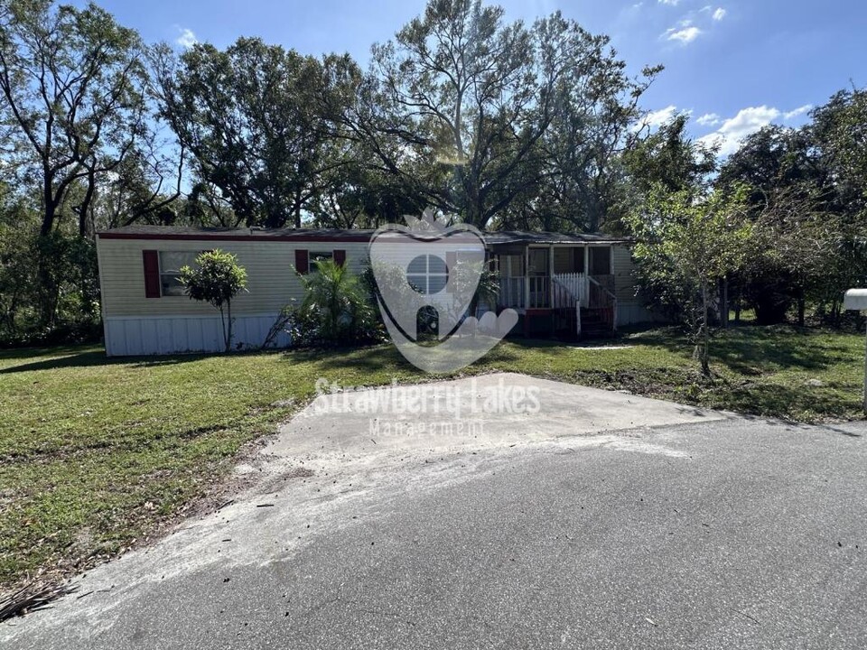 3230 Oak Tree Ln in Mulberry, FL - Building Photo