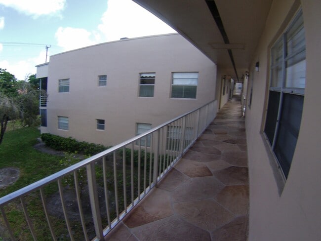 319 Normandy G in Delray Beach, FL - Building Photo - Building Photo