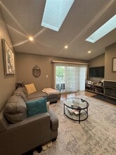 268 Kempsey Dr in North Brunswick, NJ - Foto de edificio - Building Photo