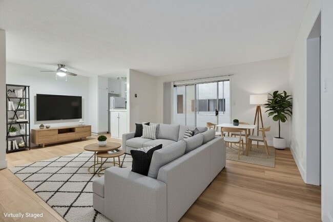 Canfield Luxury Investments LLC in Los Angeles, CA - Building Photo - Building Photo